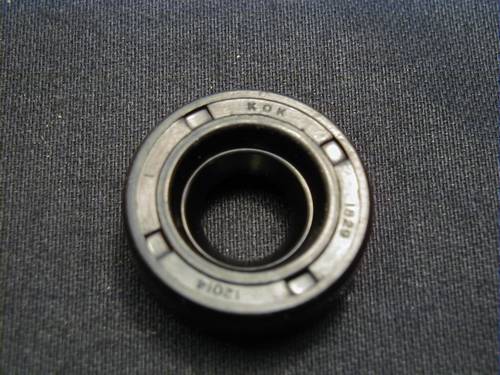 CLUTCH HUB NUT SEAL<br/>  