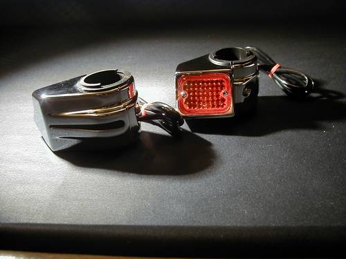 CUSTOM FORK-MOUNT MARKER<br/>LIGHTS KIT, PAIR, KEIN VERKAUF IN DEUTSCHLAND  