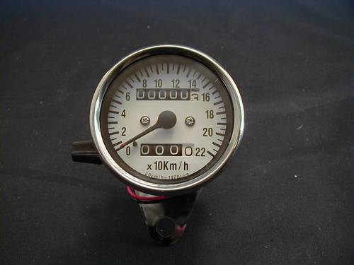 MINI SPEEDO WITH TRIPMETER 1:1<br/>0-220 KM/H WHITE FACE  