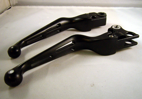 BLACK SLOTTED LEVER SET FOR 2007-up H-D MODELS<br/>Schwarze, ausgesparte Handhebel fr H-D ab 2007  