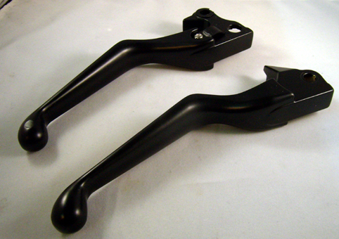 BLACK WIDE V LEVER SET FOR 2004-07 XL Sportster<br/>Schwarze V Handhebel fr 2004-07 XL Sportster  